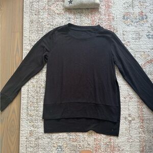 ALO Yoga Classic Black Crew Neck Sweater